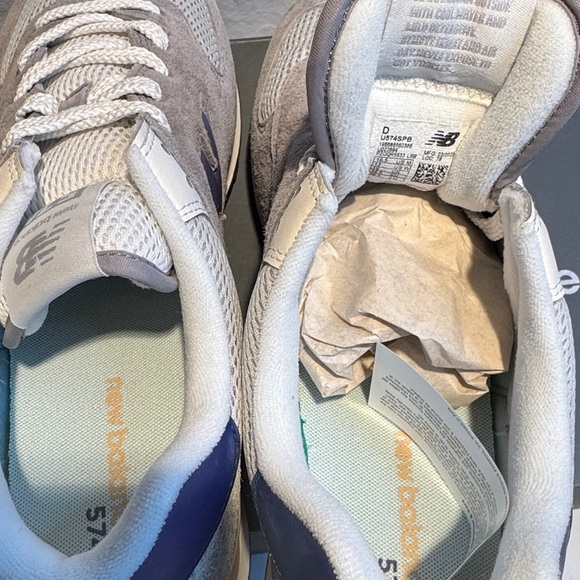 New Balance 574 Gray and Navy Sneakers Unisex - Picture 8 of 9